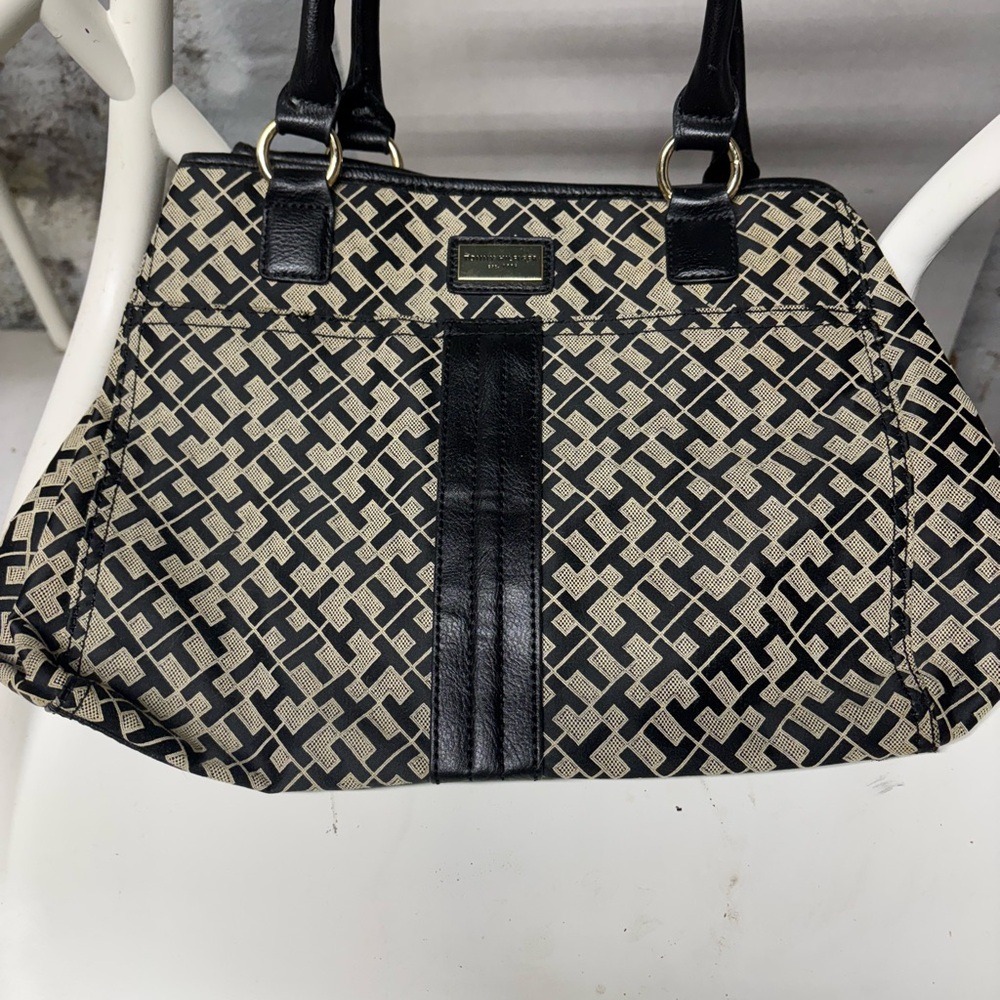 Stylish Black and Cream Handbag